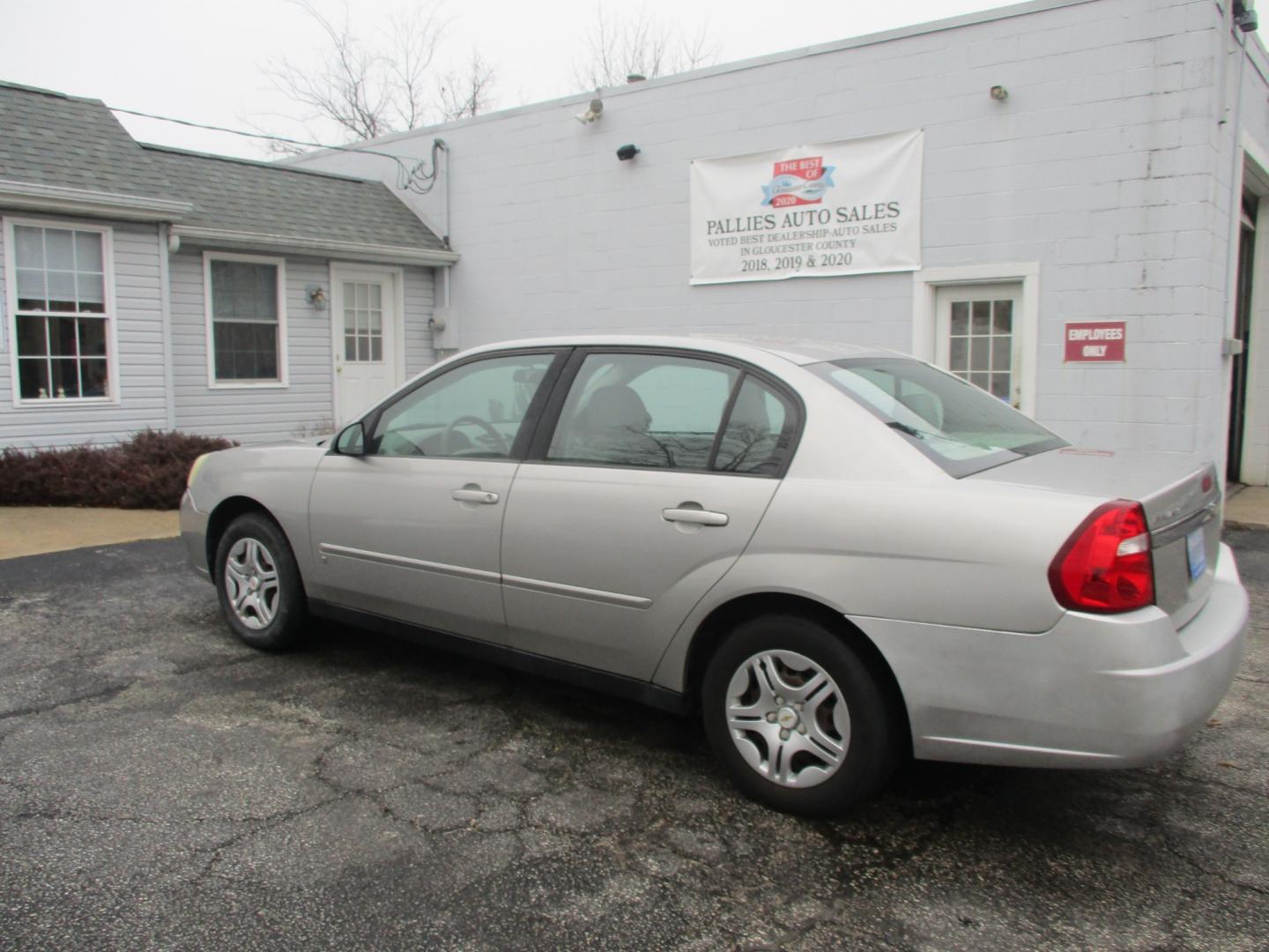 2007 SILVER Chevrolet Malibu (1G1ZS58F27F) , AUTOMATIC transmission, located at 540a Delsea Drive, Sewell, NJ, 08080, (856) 589-6888, 39.752560, -75.111206 - Photo#2